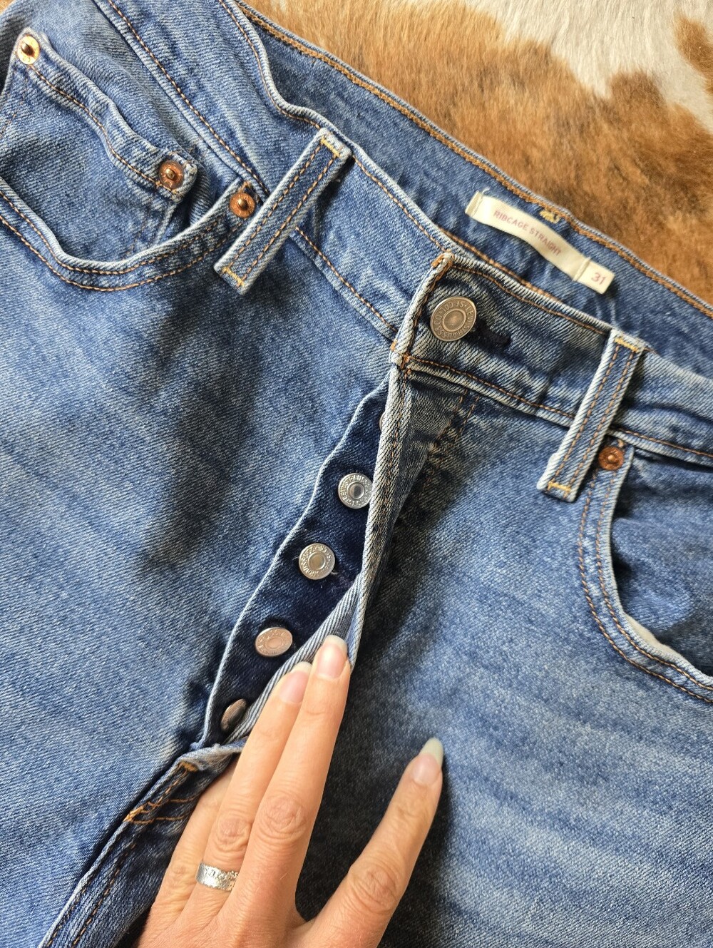Levi's Ribcage Straight Jeans - Picture 4 of 8
